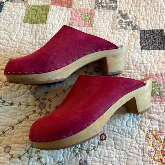 Bryr Shoes - Bryr clog pink mid heel size 10